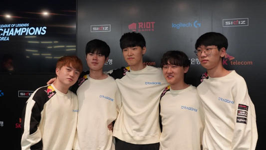 em